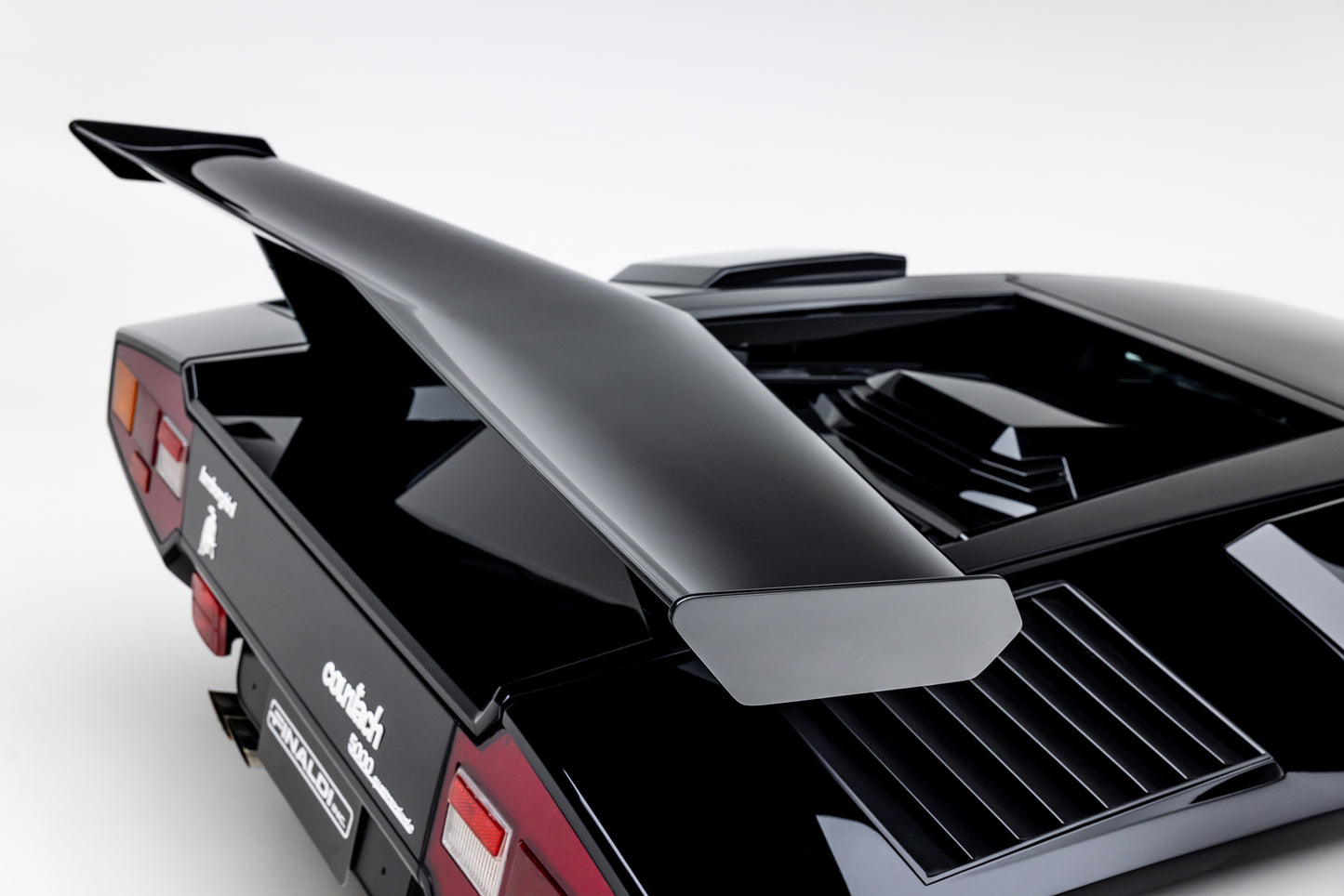1985 Lamborghini Countach LP5000 QV "Downdraft" Specification FLA12877