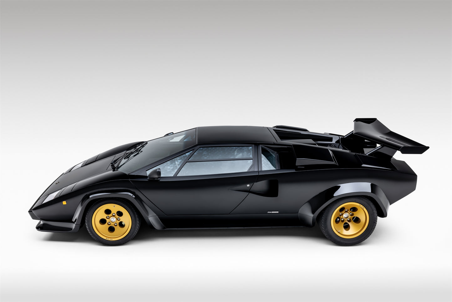 1985 Lamborghini Countach LP5000 QV "Downdraft" Specification FLA12877