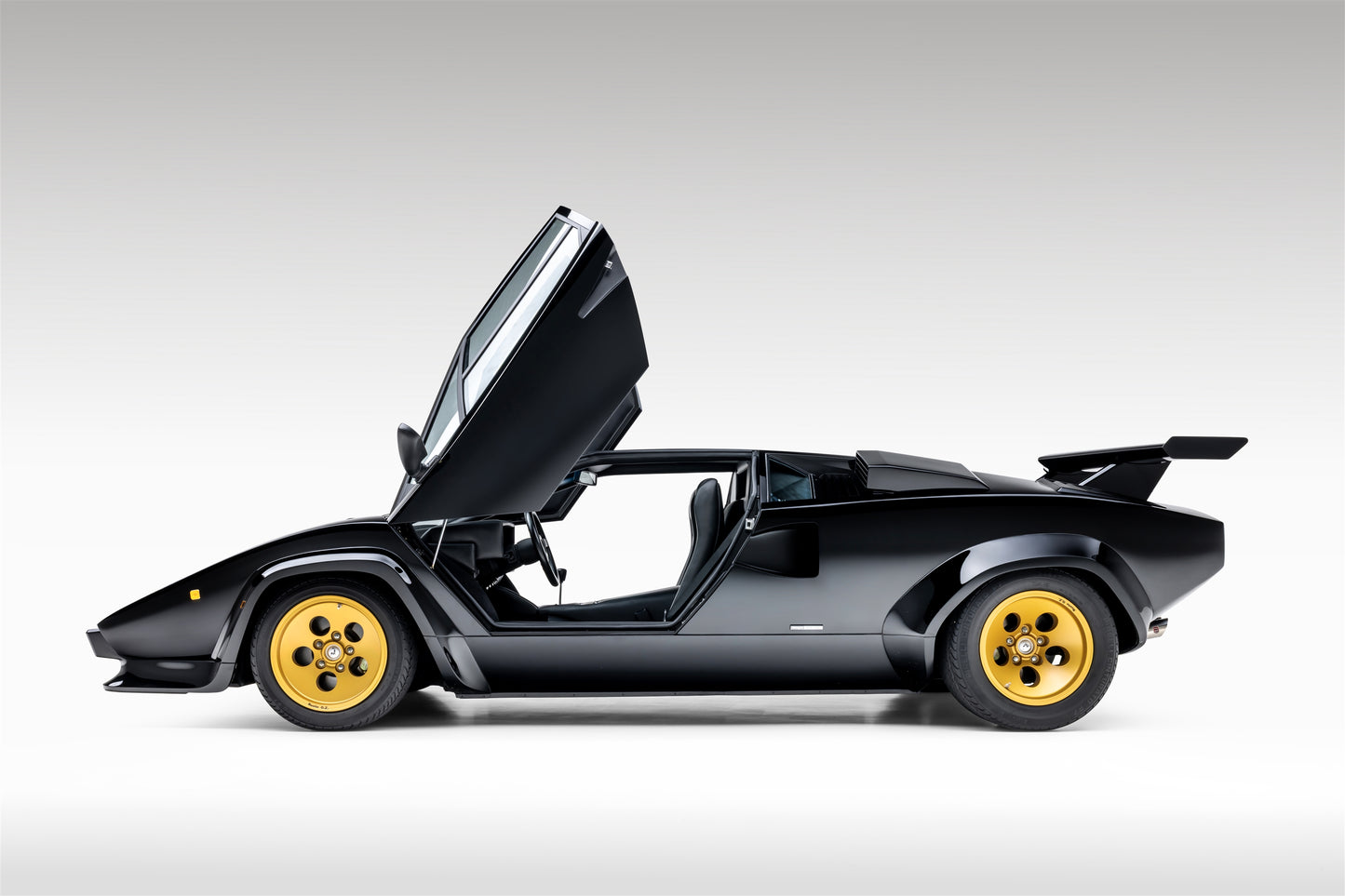 1985 Lamborghini Countach LP5000 QV "Downdraft" Specification FLA12877